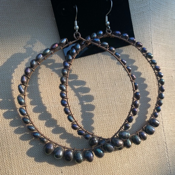 Iridescent Freshwater Pearl Hoop Earrings - Picture 7 of 16